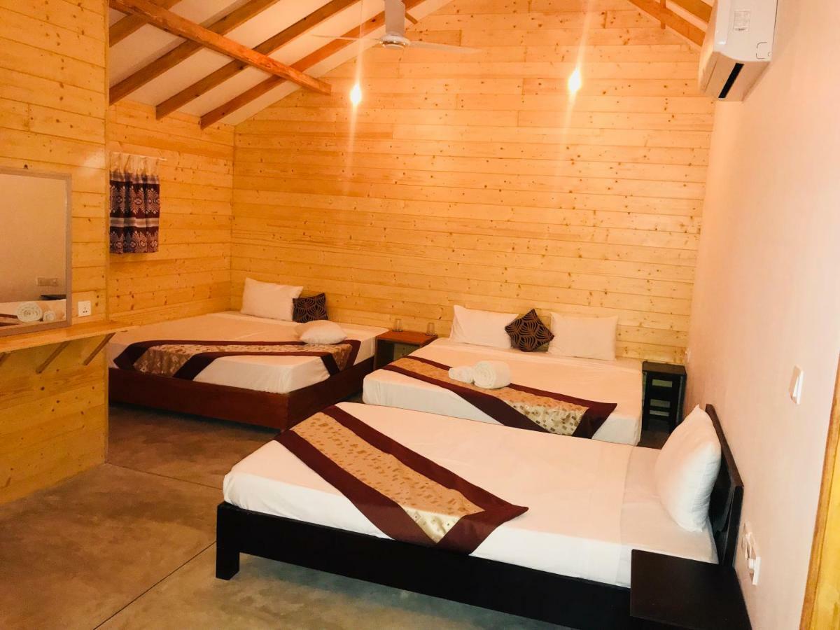 Trinco Relax Hut Hotel Trincomalee Exterior photo